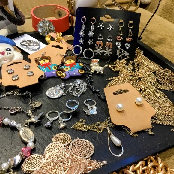 70 PIECES SELLERS BUNDLE All Wearable/Sellable 3.3 pounds - Picture 11 of 16